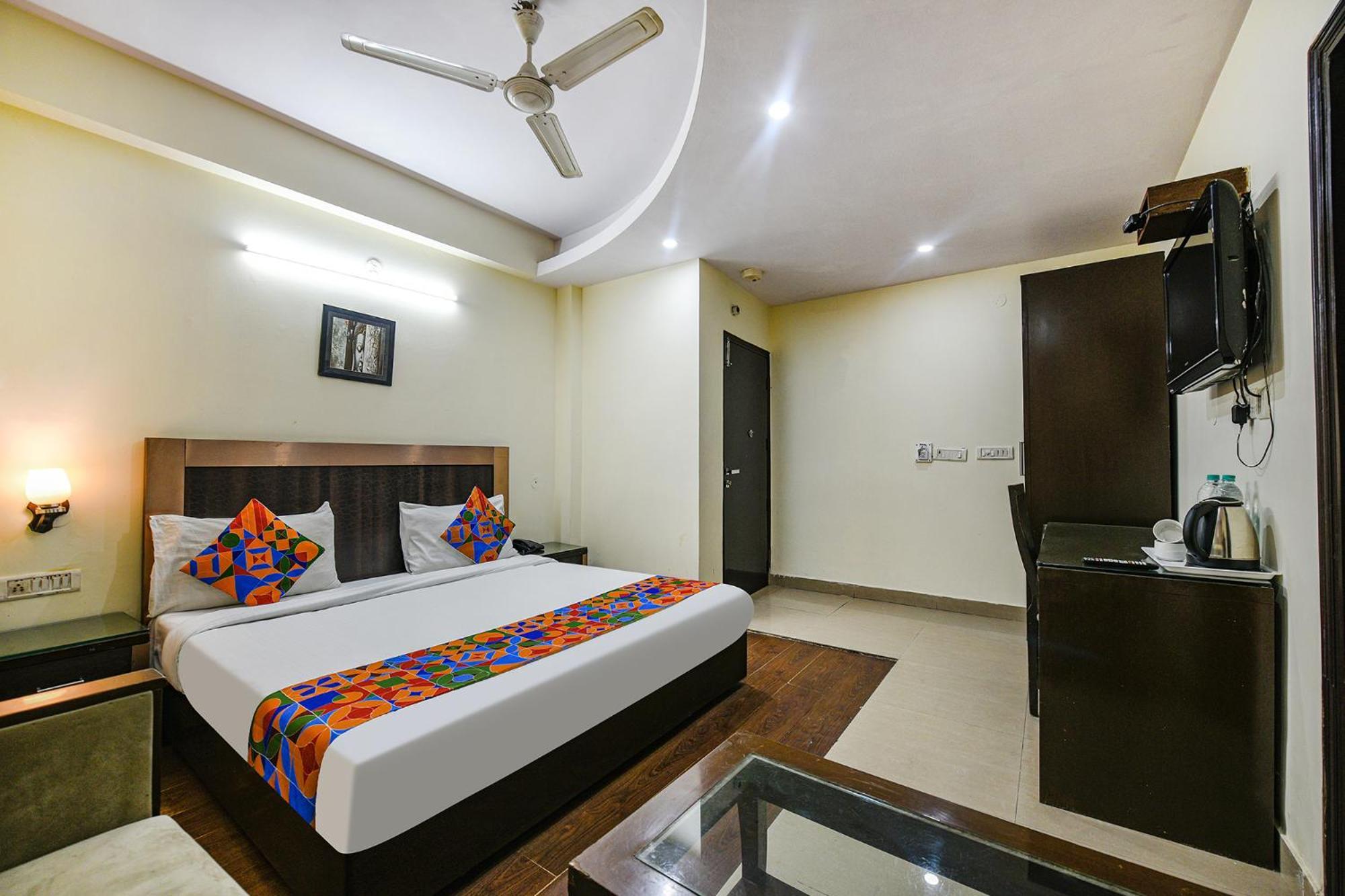 Fabhotel Swiss International Patel Nagar Нью-Дели Экстерьер фото