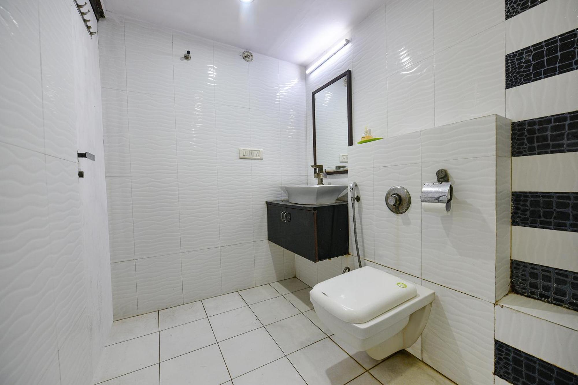 Fabhotel Swiss International Patel Nagar Нью-Дели Экстерьер фото