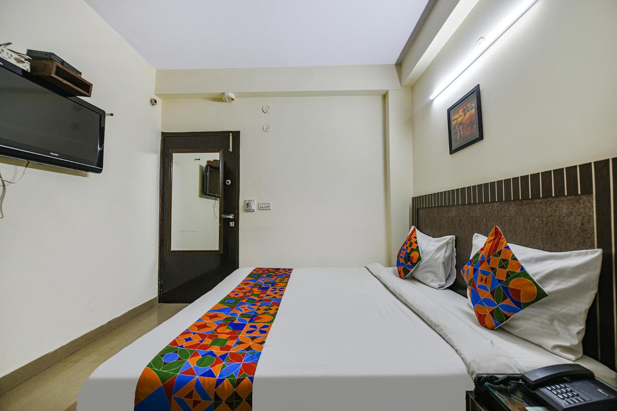 Fabhotel Swiss International Patel Nagar Нью-Дели Экстерьер фото